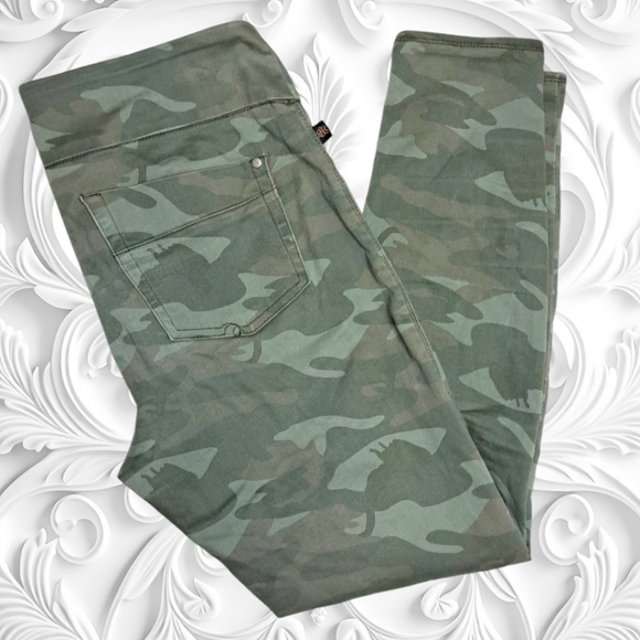 Rock & Republic Denim RX The Slimming Denim Cure Camouflage Pants Size 16Rock - Picture 2 of 4